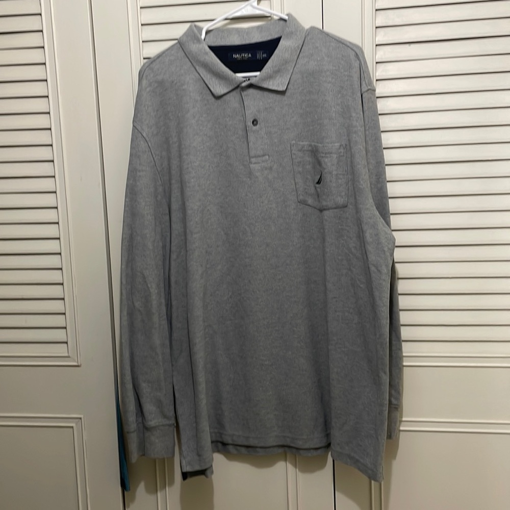 Men’s long sleeved knit shirt